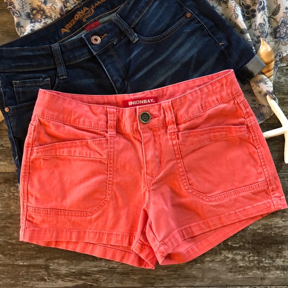 2 for $10. Arizona Jean Shorts set - Picture 4 of 5